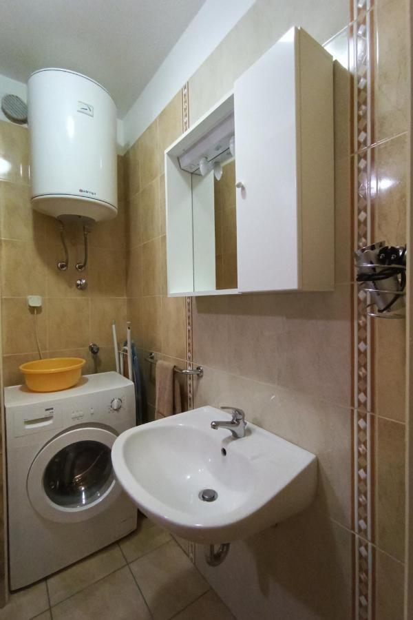 Apartments Jelovac Πόρετς Εξωτερικό φωτογραφία